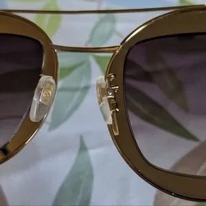 Gucci | Accessories | Gucci Aviator Sunglasses Style Gg05s  display picture 3